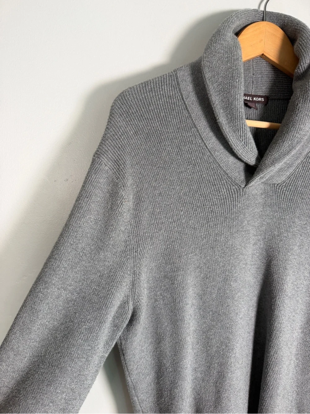 Michael Kors Men's Large Grey Shawl Collar Ribbed Knit Sweater Pullover